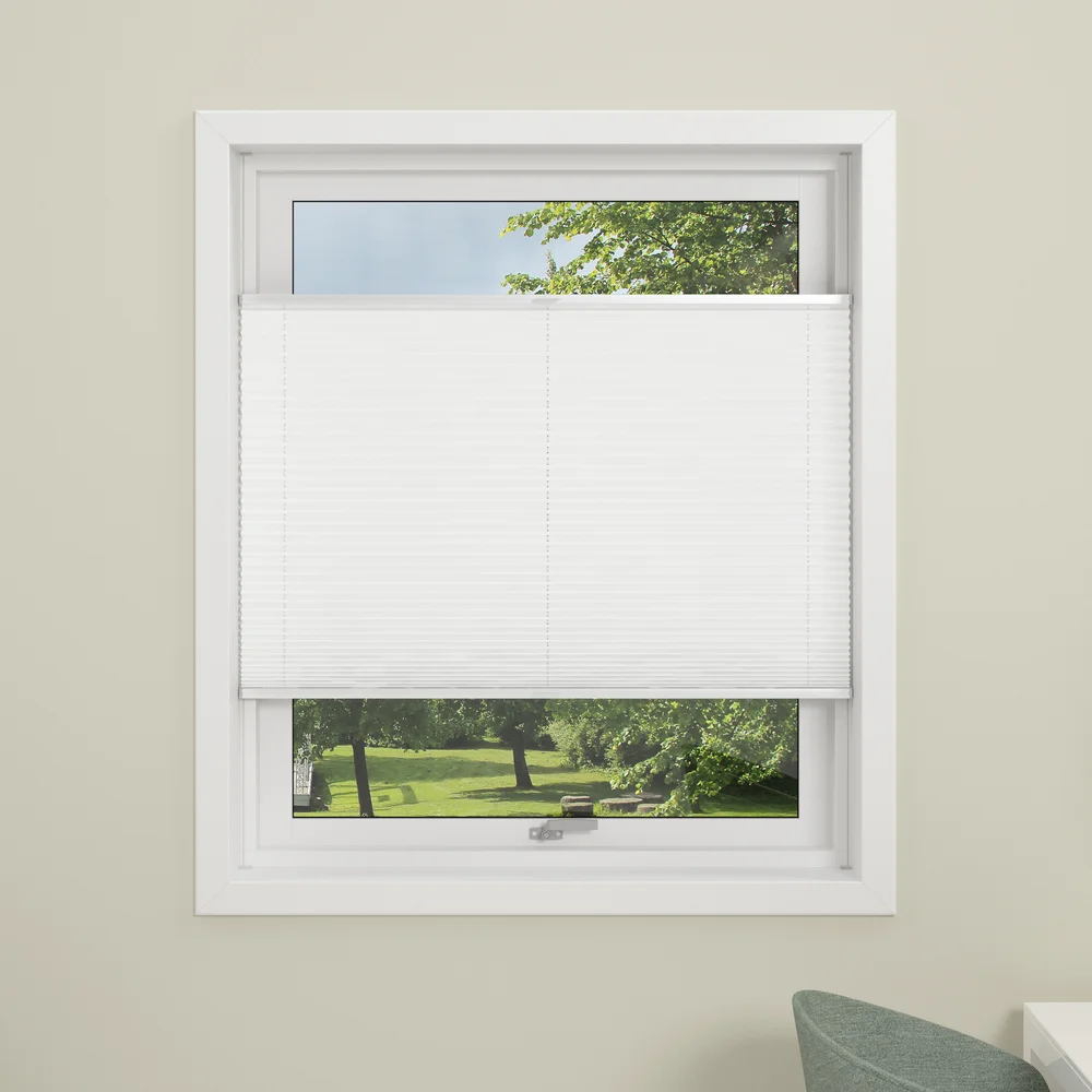 DEBEL PLISSÉGARDIN FLEX LYSDEMPENDE HVIT 120X130 v:7141969 DEBEL PLISSÉGARDIN FLEX LYSDEMPENDE HVIT 120X130 v:7141969