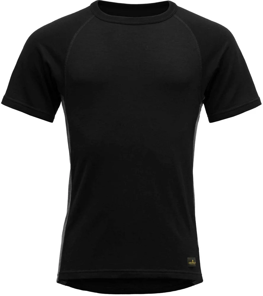 SPIRIT T-SHIRT SORT v:9339343 SPIRIT T-SHIRT SORT v:9339343