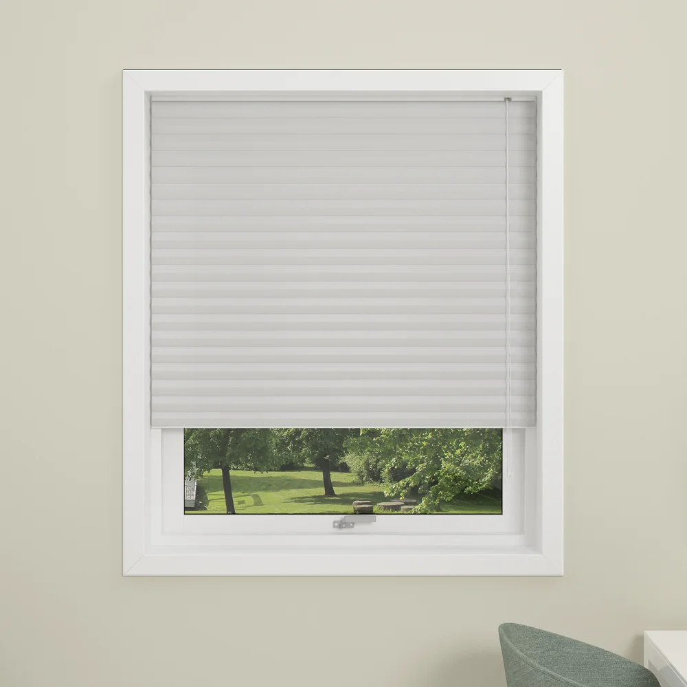 DEBEL PLISSÉGARDIN DUBAI LYSTETT HVIT 140X160 v:9807127 DEBEL PLISSÉGARDIN DUBAI LYSTETT HVIT 140X160 v:9807127